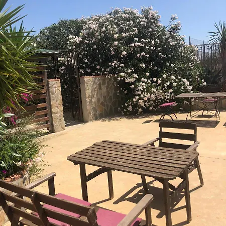Andalucia בית הארחה